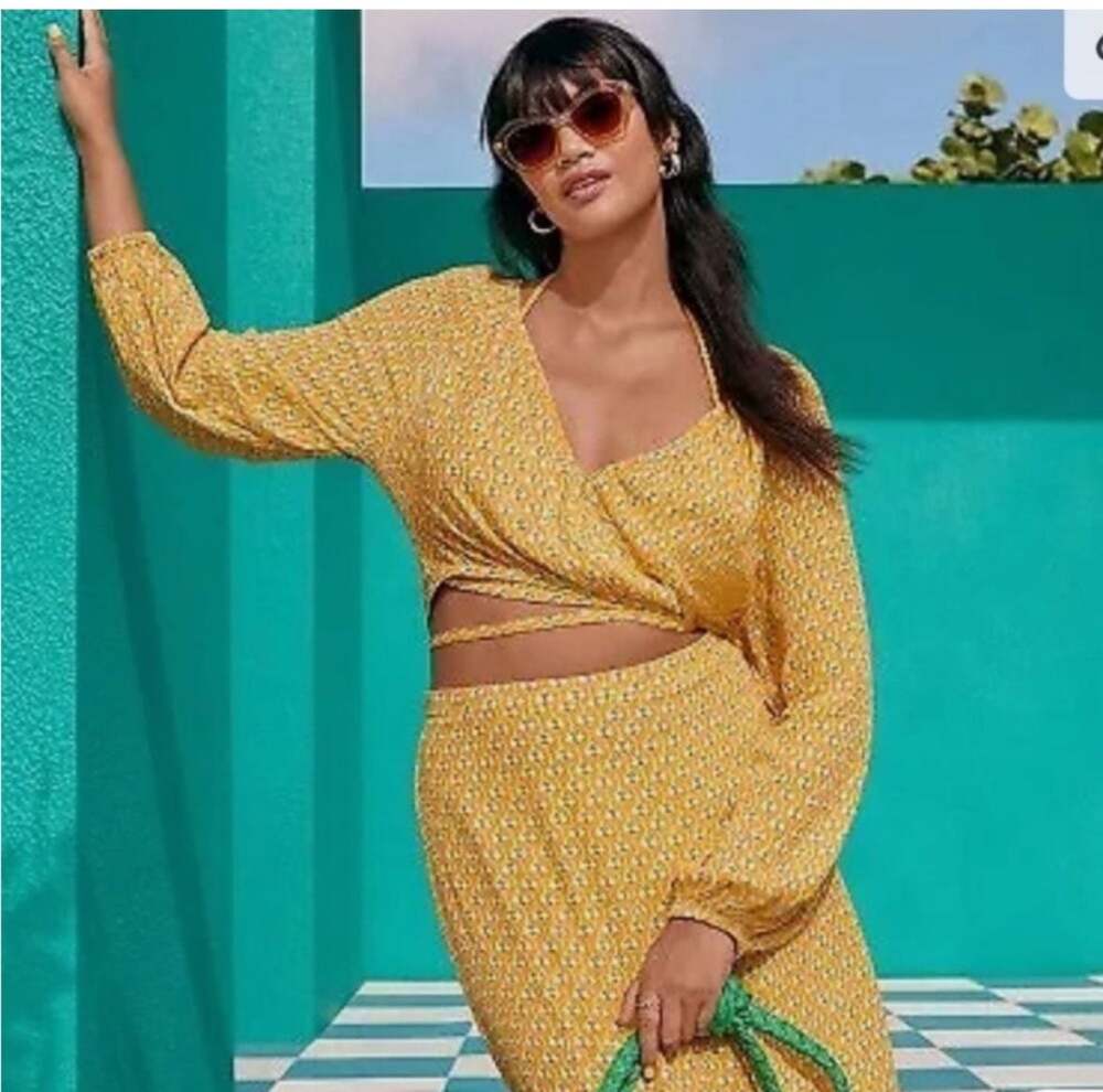RHODE Yellow dainty floral Print Wrap Crop Top Boho Cottagecore Size M